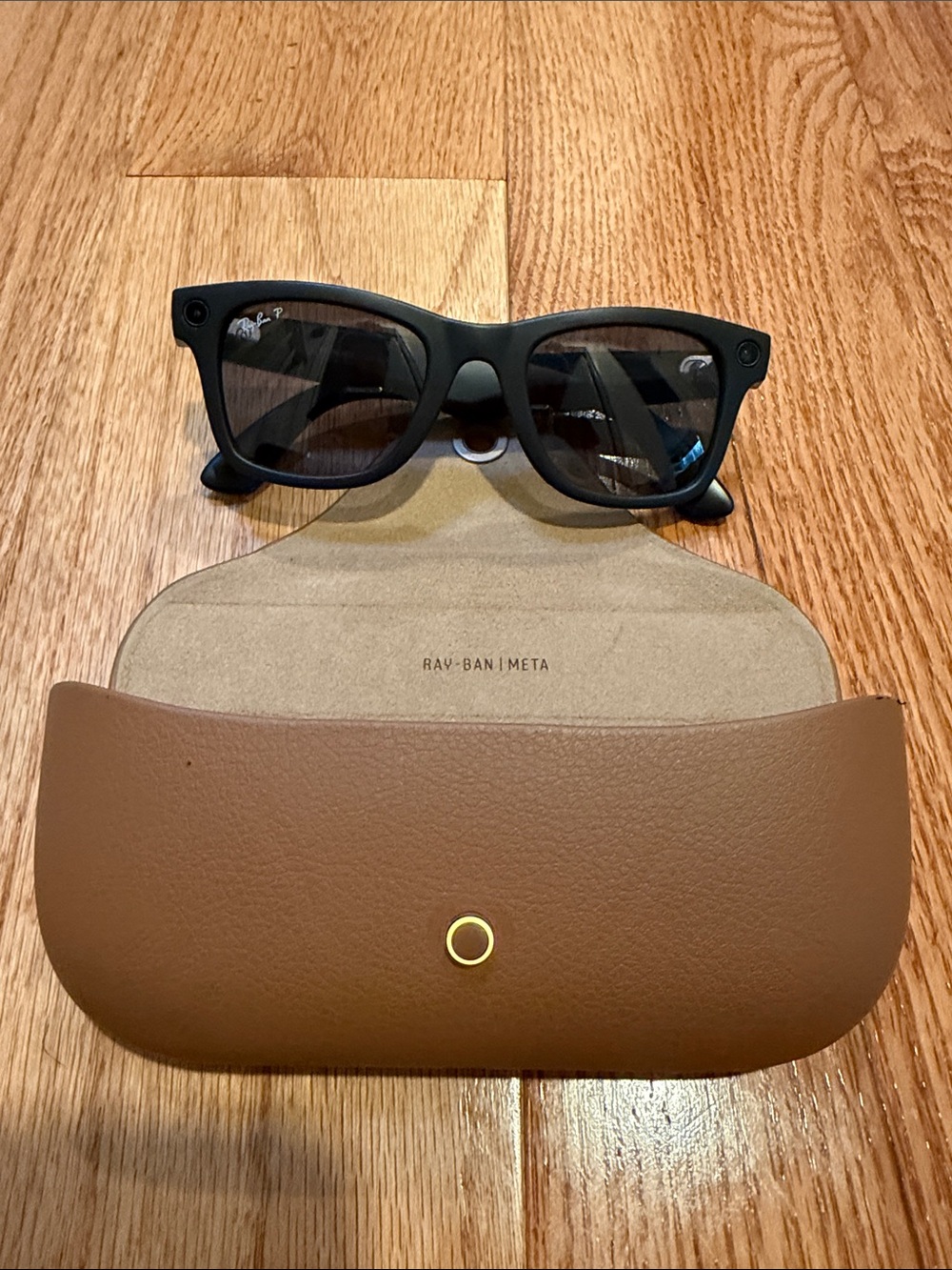 Ray-Ban Meta Wayfarer Sunglasses with Original Case